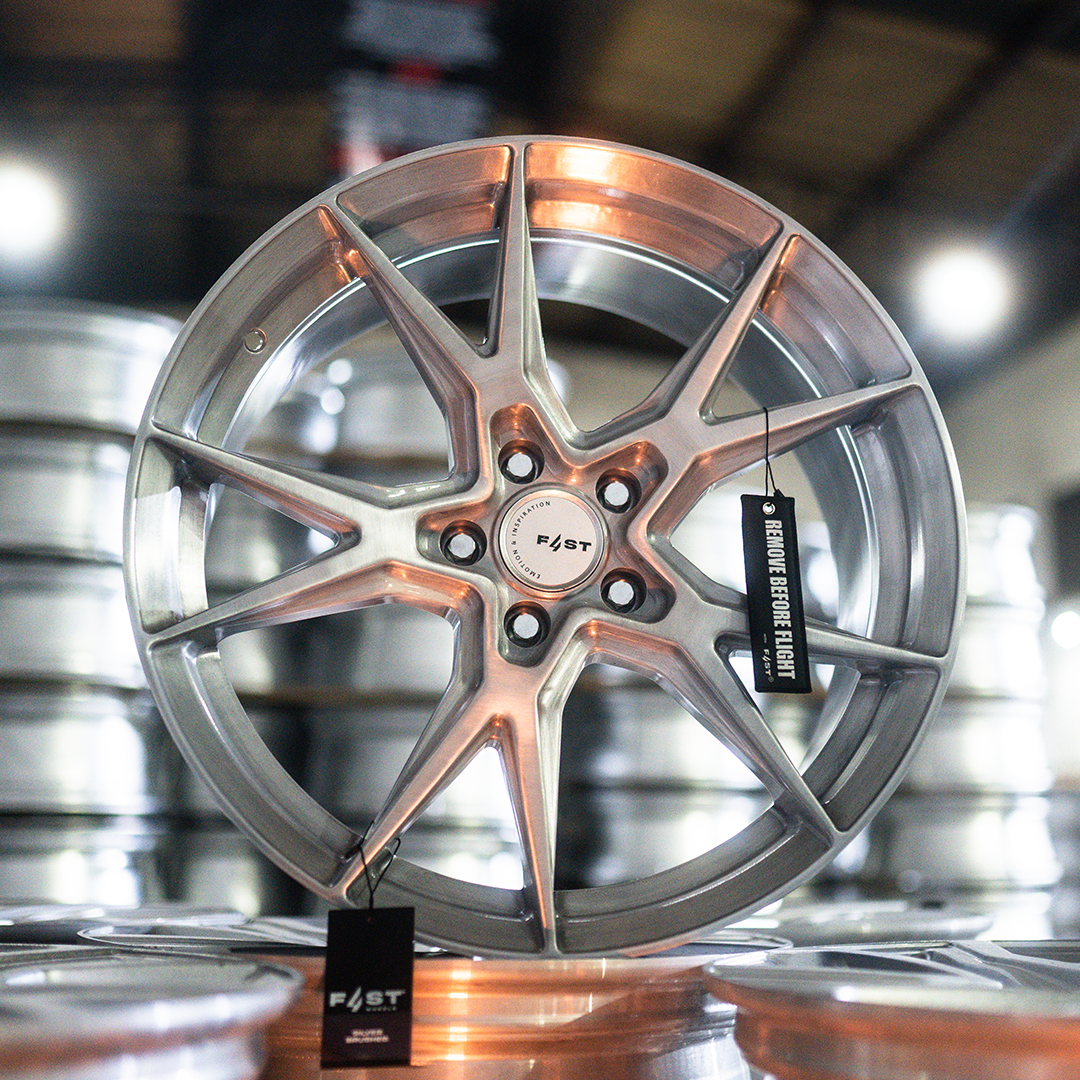 F4ST One 19"x8,5" Silver Brushed