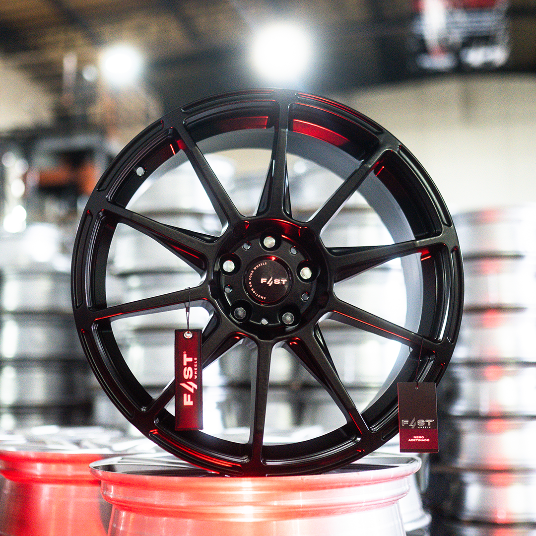 F4ST Three 19"x8,5" Nero Acetinado